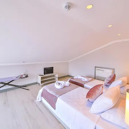 Sleeps 6 Pool كالكان